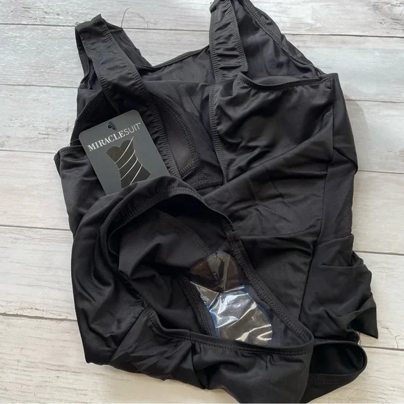 Miracle-suit Women’s Illusionists Palma Mesh One-Piece Swimsuit Black 12 $195